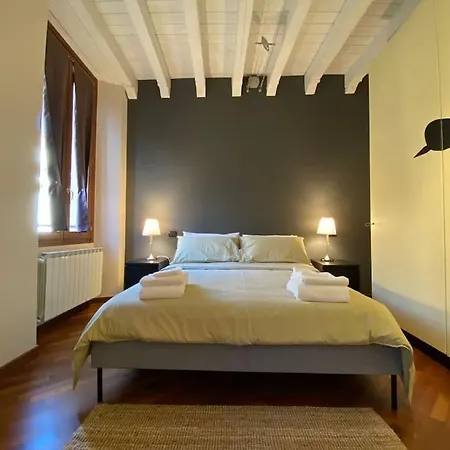 アパート A View On Brescia's Rooftops *