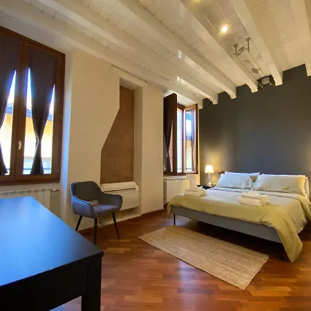 A View On Brescia's Rooftops Appartement *
